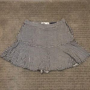 Hollister plaid black flounce skirt skorts XS
